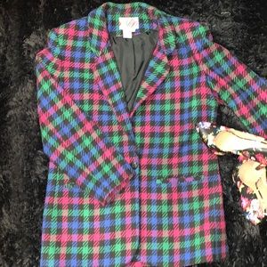 In excellent condition. Vintage plaid blazer. Size S
